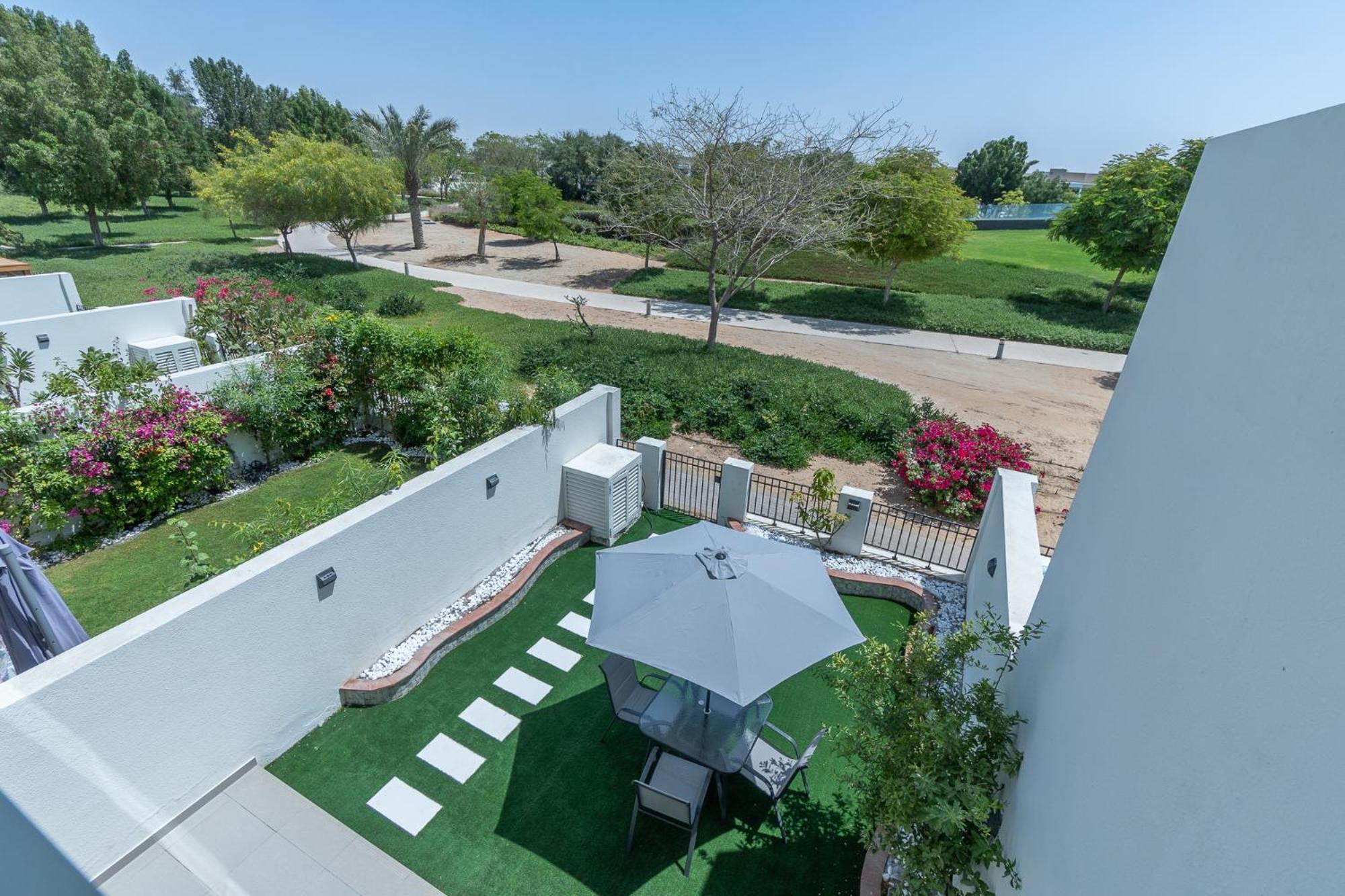 Magnificent 3-Bedroom Villa At Damac Hills With Golf Course View Dubai Exterior photo